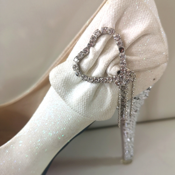 Amazing Shoes - Picture 8 of 12